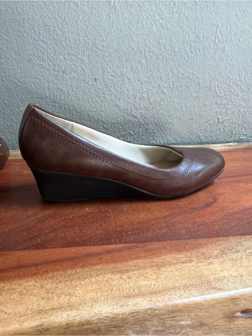 Life Stride Brown Leather Wedge Pumps
